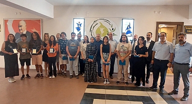 Dereceye giren öğrencilere ödülleri verildi