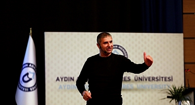 ADÜ'de “Metaverse ve Yapay Zeka Dünyamızı Nasıl Etkileyecek” Konulu Konferans Düzenlendi