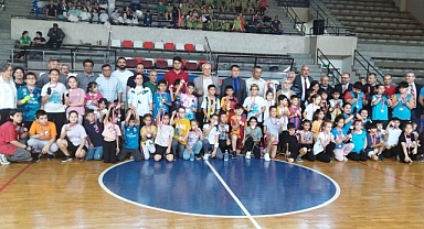 GENÇLİK VE SPOR İLÇE MÜDÜRLÜĞÜ İLE MİLLİ EĞİTİM İLÇE MÜDÜRLÜĞÜNÜN ŞENLIĞI GERÇEKLEŞTİRİLDİ