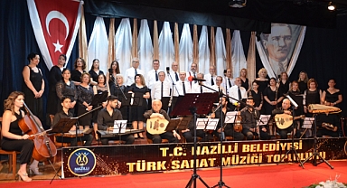 NAZİLLİ BELEDİYESİ TSM KOROSUNUN BAHAR KONSERİ BÜYÜLEDİ