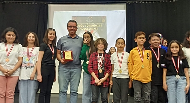 Matematik Şampiyonları Madalyalarını Aldı