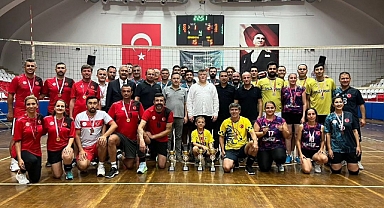 AYDIN İL SAĞLIK MÜDÜRLÜĞÜ TURNUVADA 3. OLDU