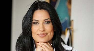 İclal Aydın’ın “Salkım Sokağı” D&R turnesine çıkıyor!