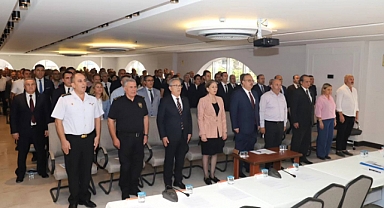 Vali Canbolat Muhtarlar ile bir araya geldi