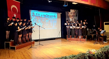 Atatürk Şiirler ve hayatı ile ölümsüzleştirildi