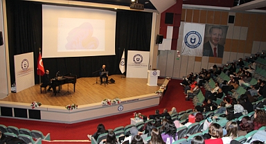 “ Bir Mucizenin Adı: Atatürk” Konulu Konferans Düzenlendi