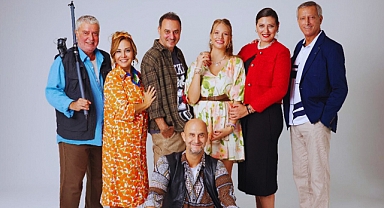 TİYATROKARE’NİN “ANNEM HEP DERDİ Kİ” KOMEDİSİ SOSYAL MEDYA DA DİKKATLERİ ÇEKİYOR.