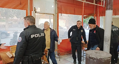 Husumetliler aynı kahvede karşılaştı kan aktı