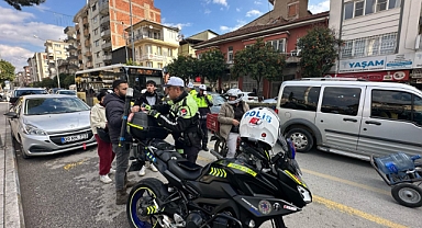 MOTOSİKLET SÜRÜCÜLERİ KAÇACAK YER ARADI