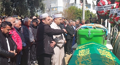 Anne ve 2 evladı gözyaşları arasında son yolculuklarına uğurlandı