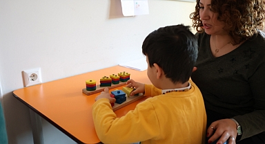 BAŞKAN ÇERÇİOĞLU OTİZMLİ ÇOCUKLARIN YANINDA