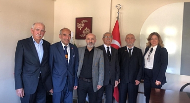 SAADET PARTİSİ 14 TIP BAYRAMINDA SAĞLIKÇILARI UNUTMADI