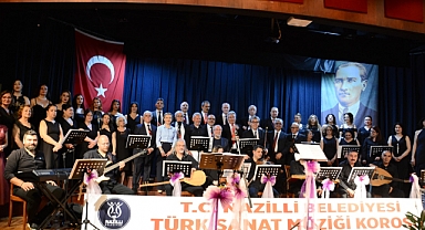 Nazilli'de Sanat Rüzgarı Esti. Şifalı Nağmeler Kulakların Pasını Sildi