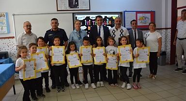 NAZİLLİ'DE 30 BİN ÖĞRENCİ KARNE ALDI