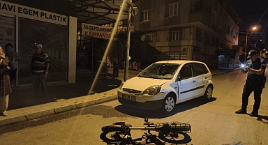 OTOMOBİL İLE ELEKTRİKLİ BİSİKLETLİYE ÇARPTI OLAY YERİNDEN AYRILDI