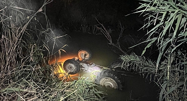 Su Doldurmak için gitti traktörle nehre uçtu