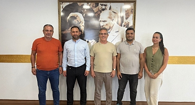 Nazillispor Kulüp Başkanı Ümit Ambar, Belediye Başkanı Ertuğrul Tetik’i ziyaret etti. 