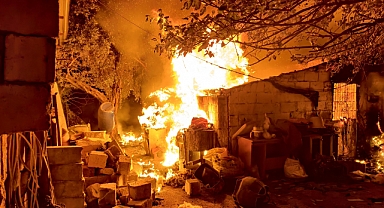 YANGINDA KÜÇÜKBAŞ HAYVANLAR KURTULDU