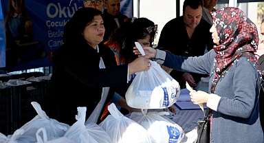 KUŞADASI’NDA EĞİTİME BAŞKAN ÖMER GÜNEL’DEN BÜYÜK DESTEK  