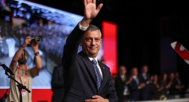 Özgür Özel CHP Kurultayında Güven tazeledi.