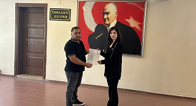 Aslı Ökmen Mazbatasını aldı