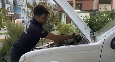 Nazilli'de İtfaiyeden Minik Kedi Kurtarma Operasyonu