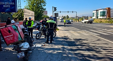 Nazilli’de Motosiklet Kazası: Ters Yön İhlali İki Kişiyi Yaraladı