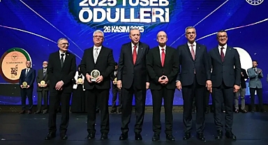İL SAĞLIK MÜDÜRÜ AZİZ SANCAR ÖDÜLLERİ TÖRENİNE KATILDI