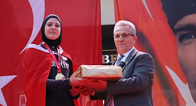 Elifnaz Köseoğlu’nu Gururlandırdı