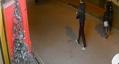 BIÇAKLA YARALANDI UZUN SÜRE YÜRÜDÜ