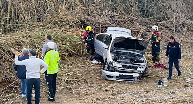 Nazilli'de Otomobil Şarampole Yuvarlandı: 2 Ağır Yaralı