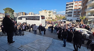 UMRE KAFİLESİ DUALAR EŞLİĞİNDE YOLA ÇIKTI