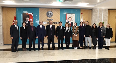 VALİ CANPOLAT YENİ YILIN İLK ZİYARETİNİ ŞEHİR HASTENESİNE YAPTI