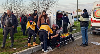 Yenipazar Yol ayrımında İşçi Minibüsü Devrildi: 15 Yaralı