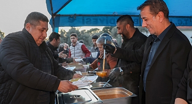 BAŞKAN YETİŞKİN’İN İFTAR SOFRALARI BİNLERCE KİŞİYİ AĞIRLIYOR