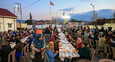 EFELER’İN İFTAR PROGRAMLARINDA ÇOCUKLAR UNUTULMADI