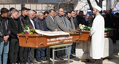 Kazada hayatını kaybeden baba ve oğlu son yolculuklarına uğurlandı   