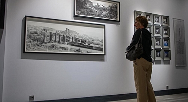 Kuşadası'ndaki sergi edebiyat ve fotoğrafı buluşturdu 