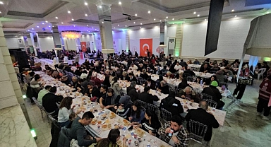 Nazilli'de vatandaşlar Vakıflar Müdürlüğü'nün iftarında buluşuyor   