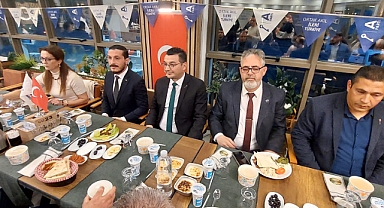 Anahtar Parti İftarda bir araya geldi.