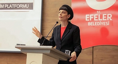 Efeler'de 'Dönüm Noktasında Cumhuriyet' konuşuldu