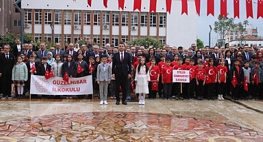 Aydın’da 23 Nisan kutlamaları çelenk sunumuyla başladı   