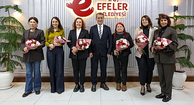 BAŞKAN ANIL YETİŞKİN’DEN KADIN MECLİS ÜYELERİNE ANLAMLI DAVRANIŞ