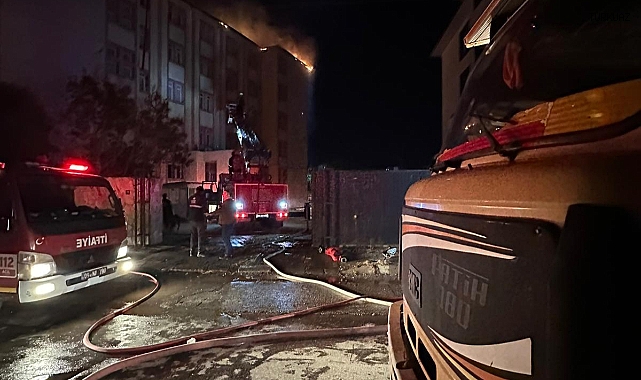 NAZİLLİ BELEDİYESİ EKİPLERİNDEN YANGINA ANINDA MÜDAHALE