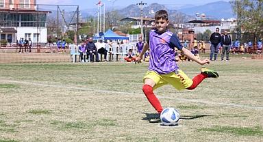 Nazilli’de 23 Nisan coşkusu futbol turnuvasıyla başladı