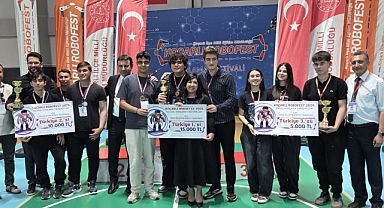 ATLAS TAKIMI ROBOFEST'TE BÜYÜK BAŞARI ELDE ETTİ