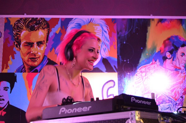 DJ Berna Öztürk Yalı'yı Uçurdu