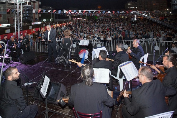 HASAT ŞENLİĞİNE ZEYBEK DAMGASI