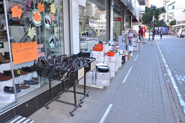 Kaldırım İşgaline Çizgili Önlem Alındı