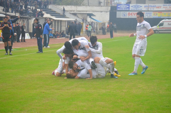 Naz Naz Ankaragücü’nü Bozguna Uğrattı